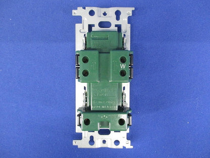 フルカラー埋込アースターミナル付接地ダブルコンセント WN11329