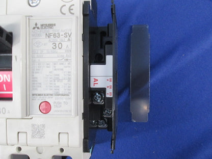 ノーヒューズブレーカ 2P30A(アラームスイッチ付) NF63-SV