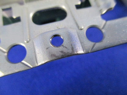 埋込扉付アースターミナル付接地ダブルコンセント(4個入)(汚れ有) WTF11523WK