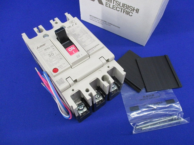 ノーヒューズブレーカ 3P30A(アラームスイッチ付) NF63-SV