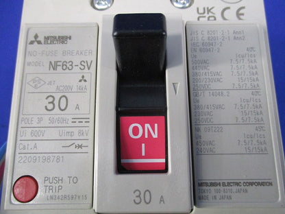 ノーヒューズブレーカ 3P30A(アラームスイッチ付) NF63-SV