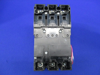 ノーヒューズブレーカ 3P30A(アラームスイッチ付) NF63-SV