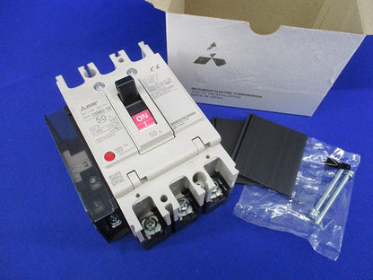 ノーヒューズスイッチ3P50A DSN63-SV