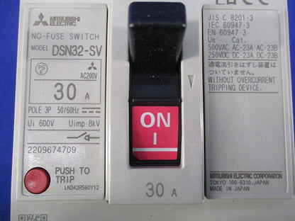 ノーヒューズスイッチ3P30A DSN32-SV