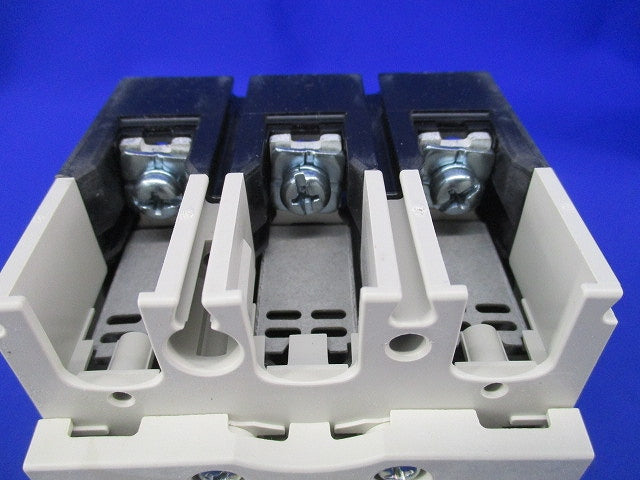 ノーヒューズスイッチ3P30A DSN32-SV