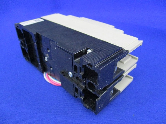 ノーヒューズブレーカ 2P30A　NF63-SV