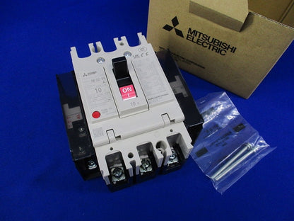 ノーヒューズブレーカ3P10A(アラームスイッチ付) NF32-SV