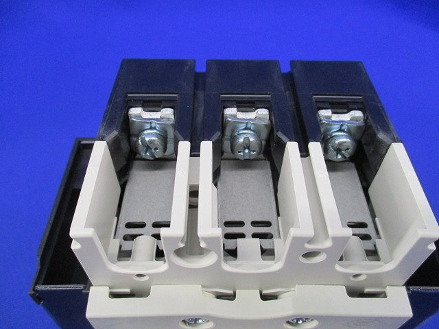 ノーヒューズブレーカ3P10A(アラームスイッチ付) NF32-SV