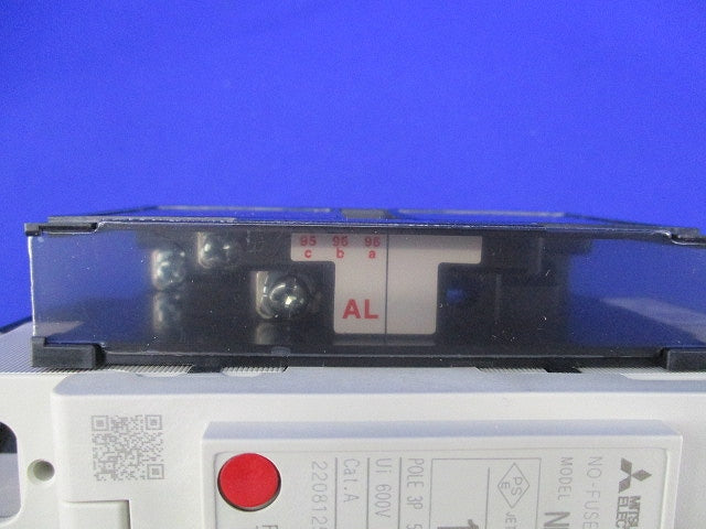 ノーヒューズブレーカ3P10A(アラームスイッチ付) NF32-SV