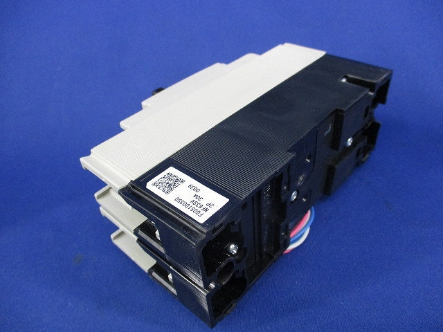 ノーヒューズブレーカ 2P30A 箱違い NF63-SV
