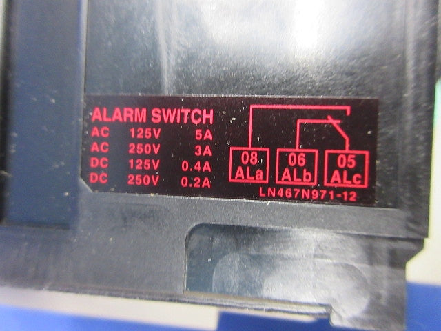 ノーヒューズブレーカ 2P30A(アラームスイッチ付) NF63-SV