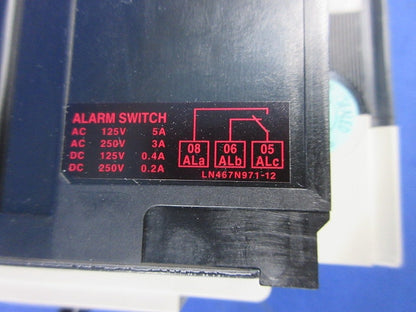 ノーヒューズブレーカ 2P30A(アラームスイッチ付) NF63-SV