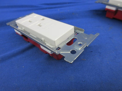 埋込高容量接地コンセント(3個入)ピュアホワイト JEC-BN-LIG