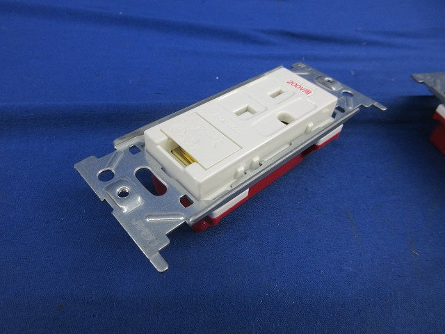 埋込アースターミナル付接地コンセント(3個入)ピュアホワイト JEC-BN-ITGE