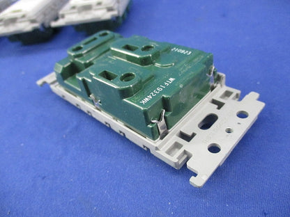 埋込アースターミナル付接地コンセント(4個入) WTF19324WK