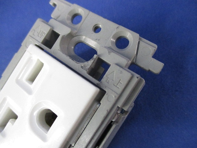 埋込アースターミナル付接地コンセント(4個入) WTF19324WK