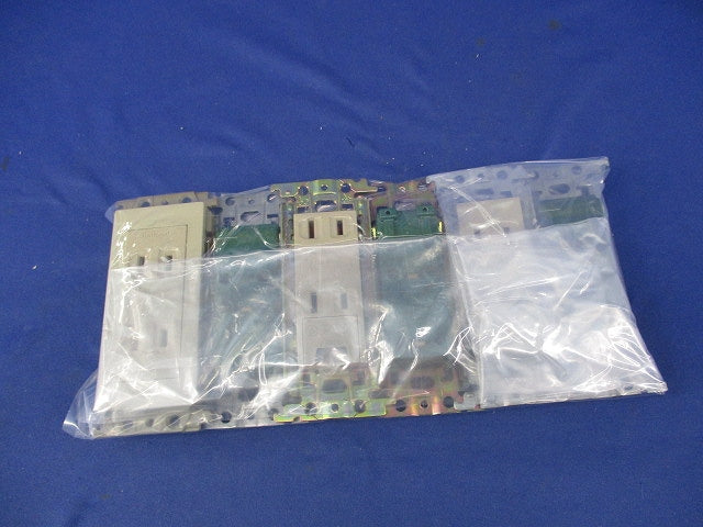 埋込アースターミナル付ダブルコンセント(金属枠付)(メーカー混在6個入)(利休色) WTF1532他