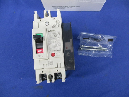 ノーヒューズブレーカ2P30A(アラームスイッチ付) NF32-SV