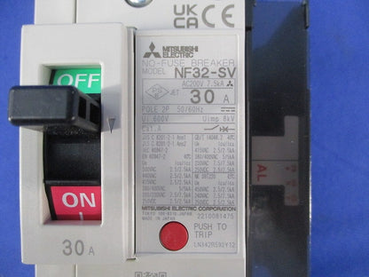 ノーヒューズブレーカ2P30A(アラームスイッチ付) NF32-SV