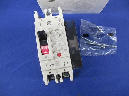 ノーヒューズブレーカ2P20A(アラームスイッチ付) NF32-SV