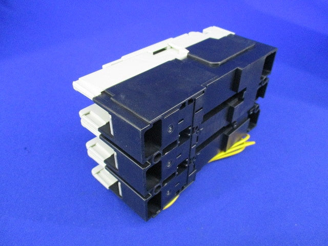 ヒューズフリー遮断器3P30A SXK60-C