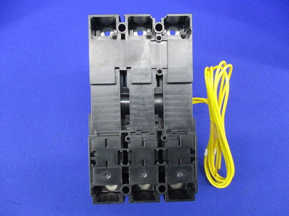 ヒューズフリー遮断器3P30A SXK60-C