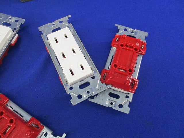 Jワイド トリプルコンセント(10個入)(ピュアホワイト) JEC-BN-555