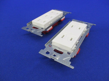 Jワイド トリプルコンセント(10個入)(ピュアホワイト) JEC-BN-555