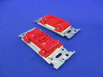 Jワイド トリプルコンセント(10個入)(ピュアホワイト) JEC-BN-555