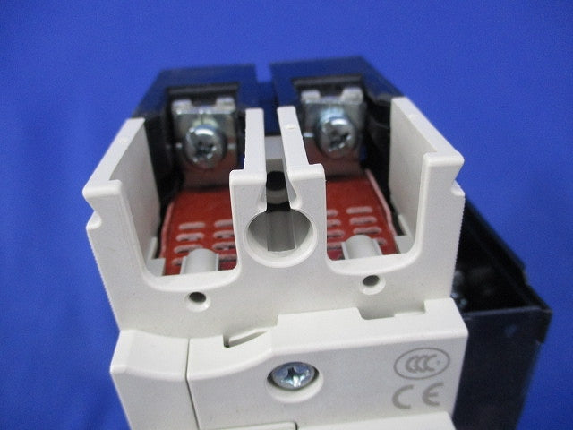 ノーヒューズブレーカ2P30A(アラームスイッチ付) NF63-HV