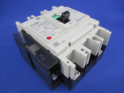 ノーヒューズブレーカ2P30A NF63-HRV