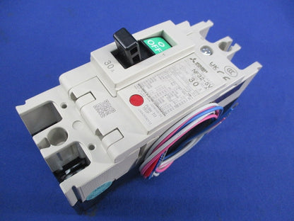 ノーヒューズブレーカ2P30A　NF32-SV