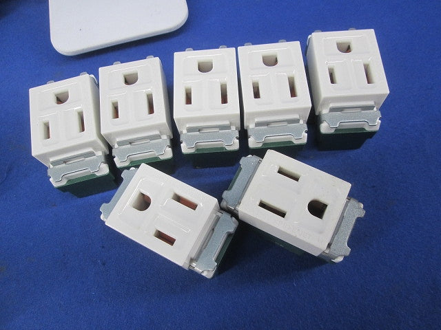 埋込接地コンセントセット(メーカー混在11個入)(ホワイト) WN1101
