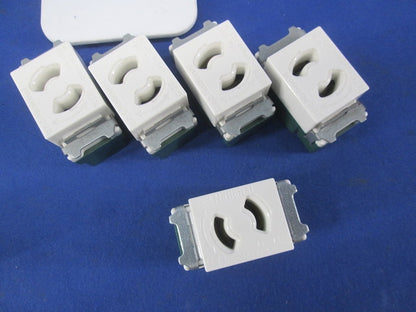 埋込抜け止めシングルコンセントセット(混在10個入)(ホワイト) WN1061