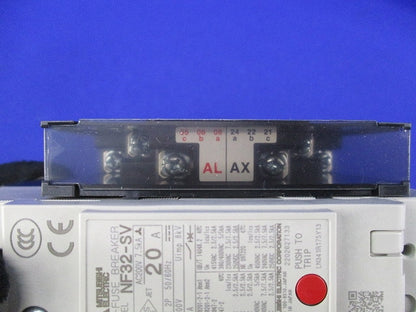 ノーヒューズブレーカ2P20A(アラームスイッチ付) NF32-SV