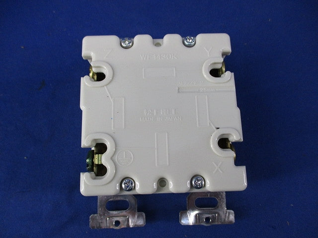 接地３P30A埋込コンセント(5個入) WF1430WK