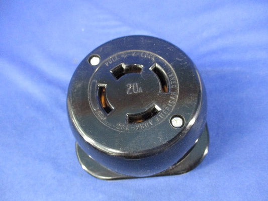 引掛形露出コンセント 4221