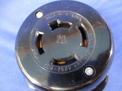 引掛形露出コンセント 4221