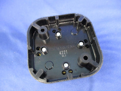 引掛形露出コンセント 4221