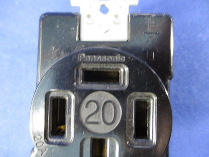 接地3P20A埋込コンセント(5個入) WF1420K