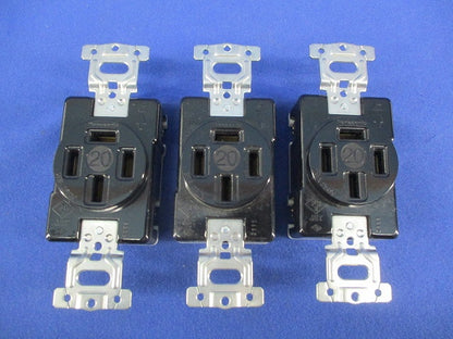 接地3P20A埋込コンセント(3個入) WF1420K