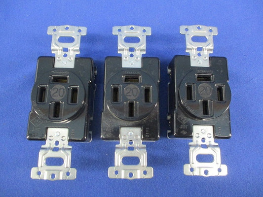 接地3P20A埋込コンセント(3個入) WF1420K