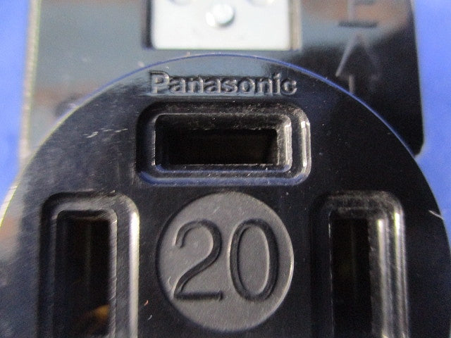 接地3P20A埋込コンセント(3個入) WF1420K