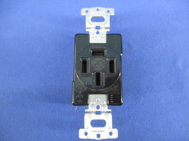 接地3P20A埋込コンセント(3個入) WF1420K