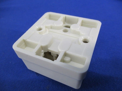 角型コンセント(10個入) WK1012W