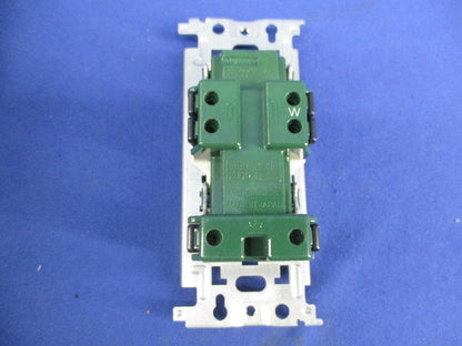 埋込アースターミナル付接地ダブルコンセント(3個入) WN11329
