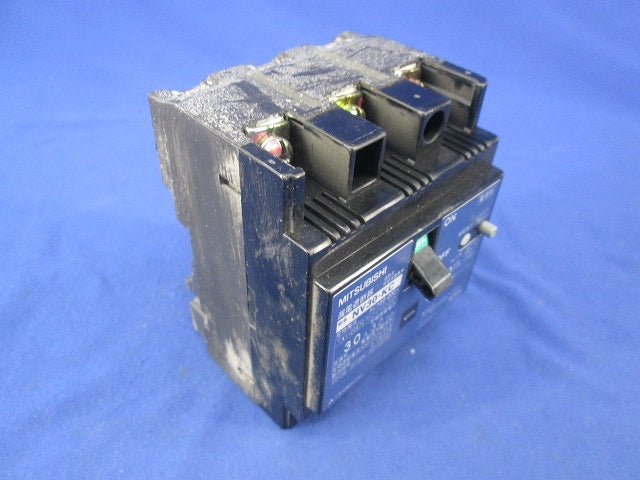 漏電遮断器3P3E30A(ジャンク品) NV30-KC
