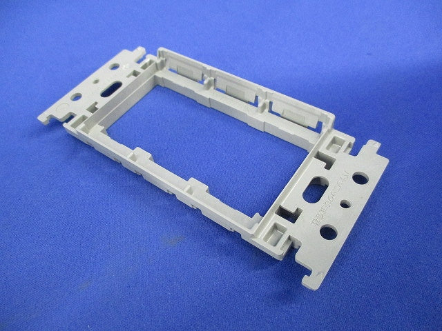 埋込絶縁コンセント取付枠(9個入) WTF3710K