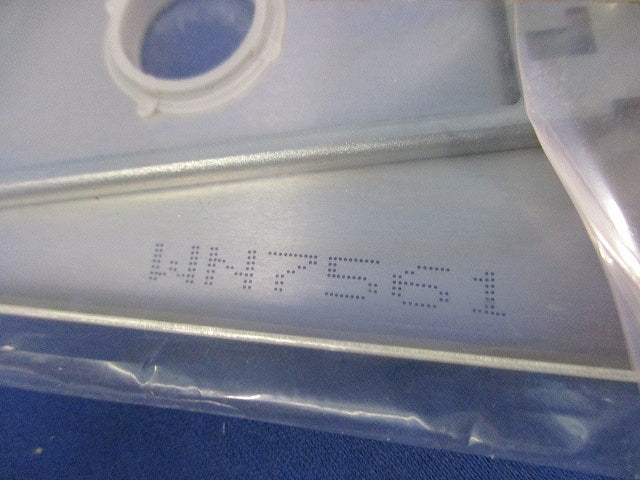 新金属大穴電話線プレート(取付枠付)(11枚入) WN7561