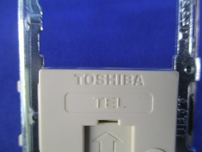 埋込モジュラーコンセント(ワンタッチサポート付)(2セット入)(汚れ有) NDG8003+NDG4303